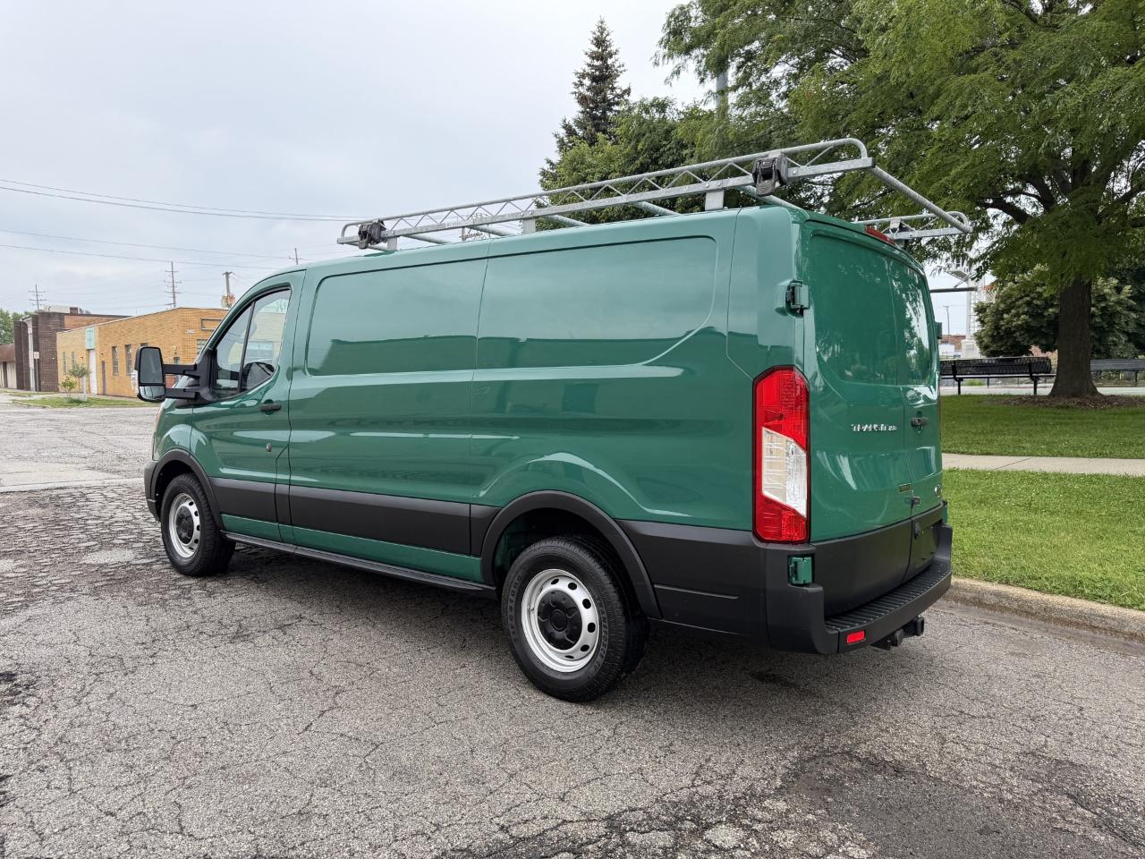 Ford Transit 150 Van Low Roof w/Sliding Pass. 130-in. WB 2020
