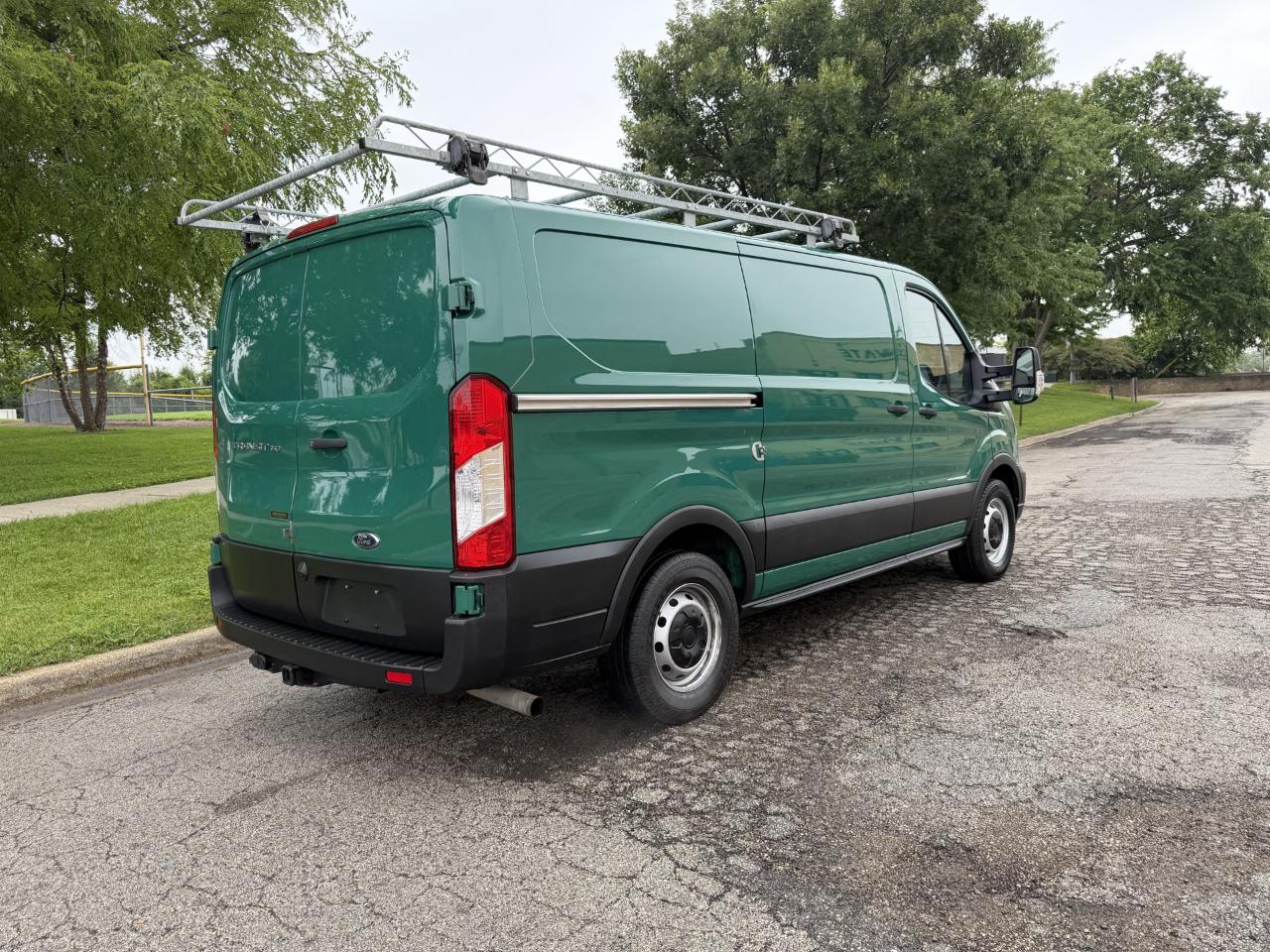 Ford Transit 150 Van Low Roof w/Sliding Pass. 130-in. WB 2020