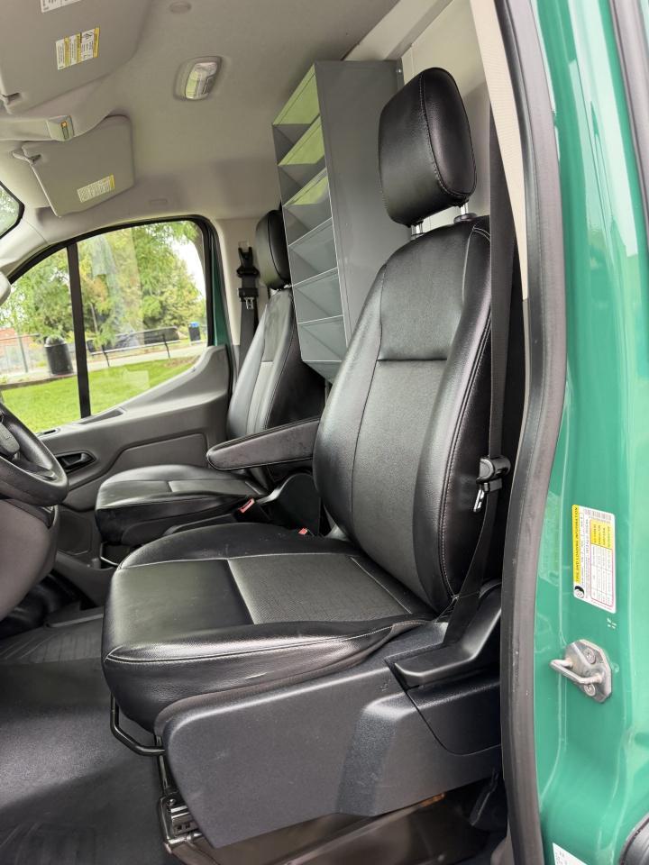 Ford Transit 150 Van Low Roof w/Sliding Pass. 130-in. WB 2020