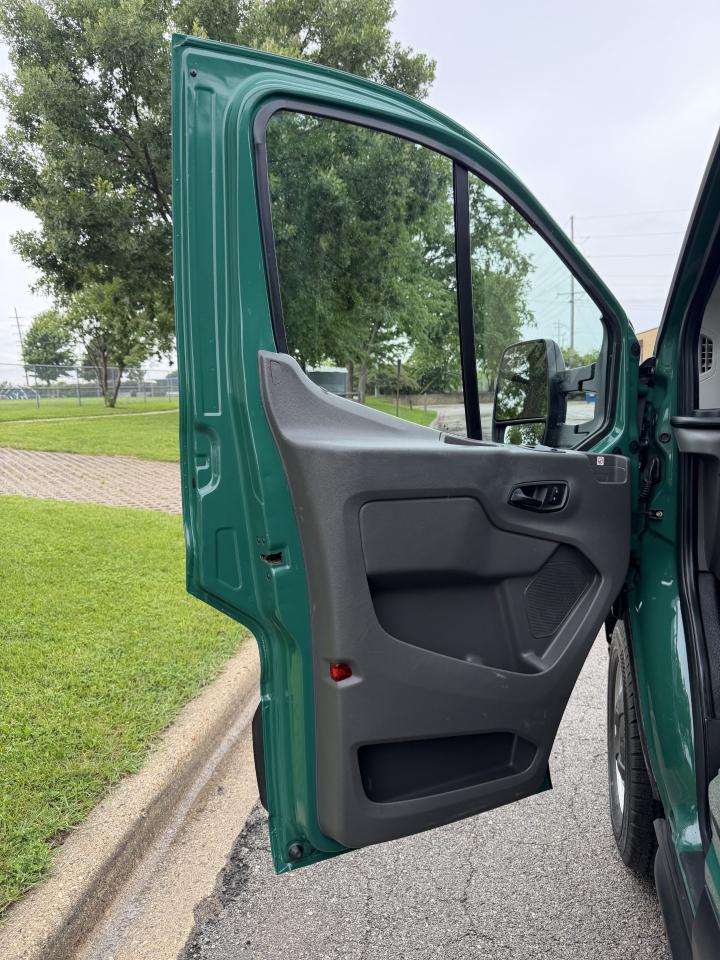 Ford Transit 150 Van Low Roof w/Sliding Pass. 130-in. WB 2020