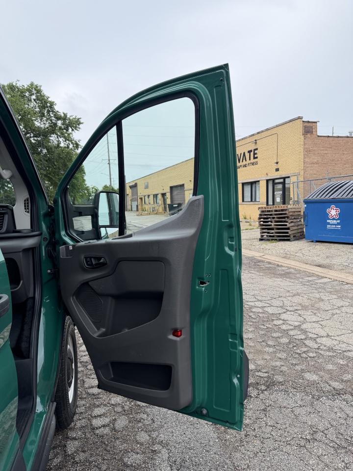 Ford Transit 150 Van Low Roof w/Sliding Pass. 130-in. WB 2020