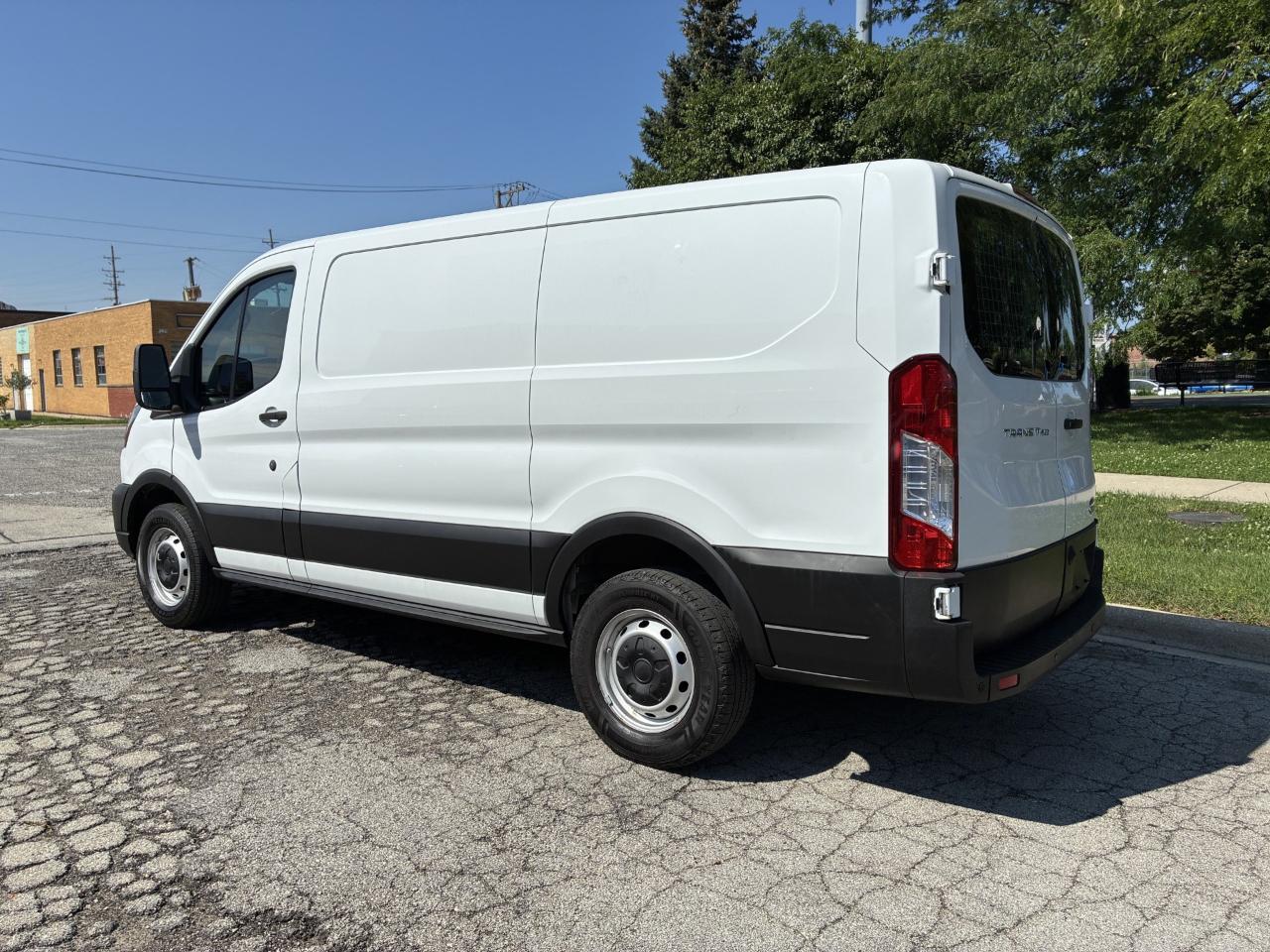 Ford Transit 250 Van Low Roof w/Sliding Pass. 130-in. WB 2020