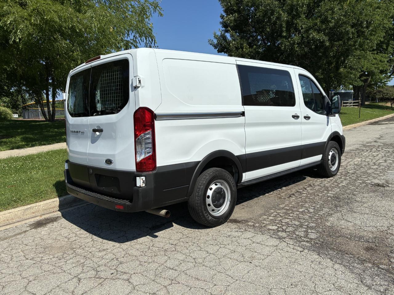 Ford Transit 250 Van Low Roof w/Sliding Pass. 130-in. WB 2020