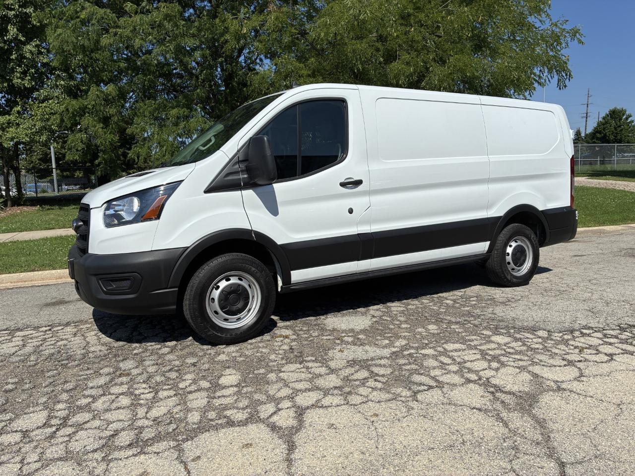 Ford Transit 250 Van Low Roof w/Sliding Pass. 130-in. WB 2020