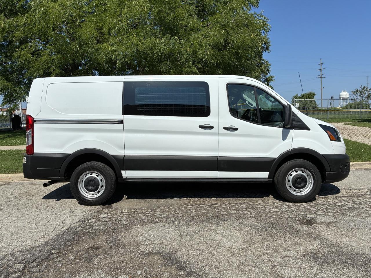 Ford Transit 250 Van Low Roof w/Sliding Pass. 130-in. WB 2020