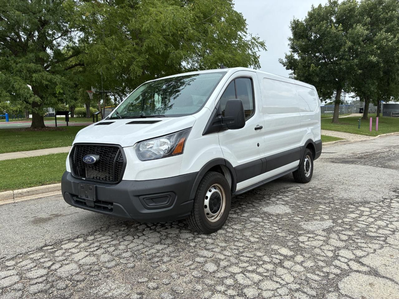 Ford Transit 150 Van Low Roof w/Sliding Pass. 130-in. WB 2022