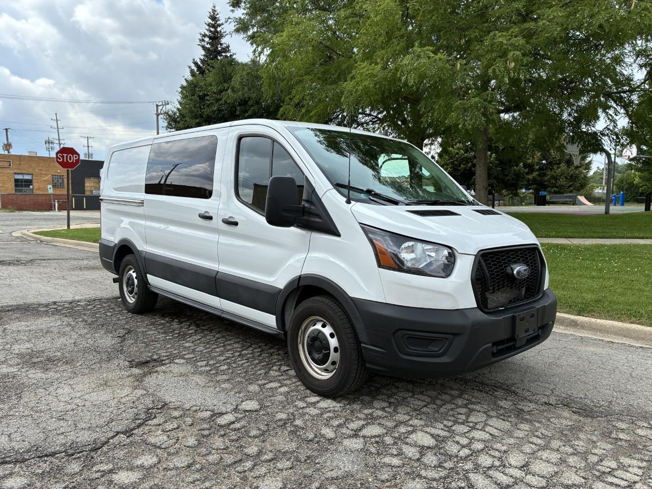 Ford Transit 150 Van Low Roof w/Sliding Pass. 130-in. WB 2022