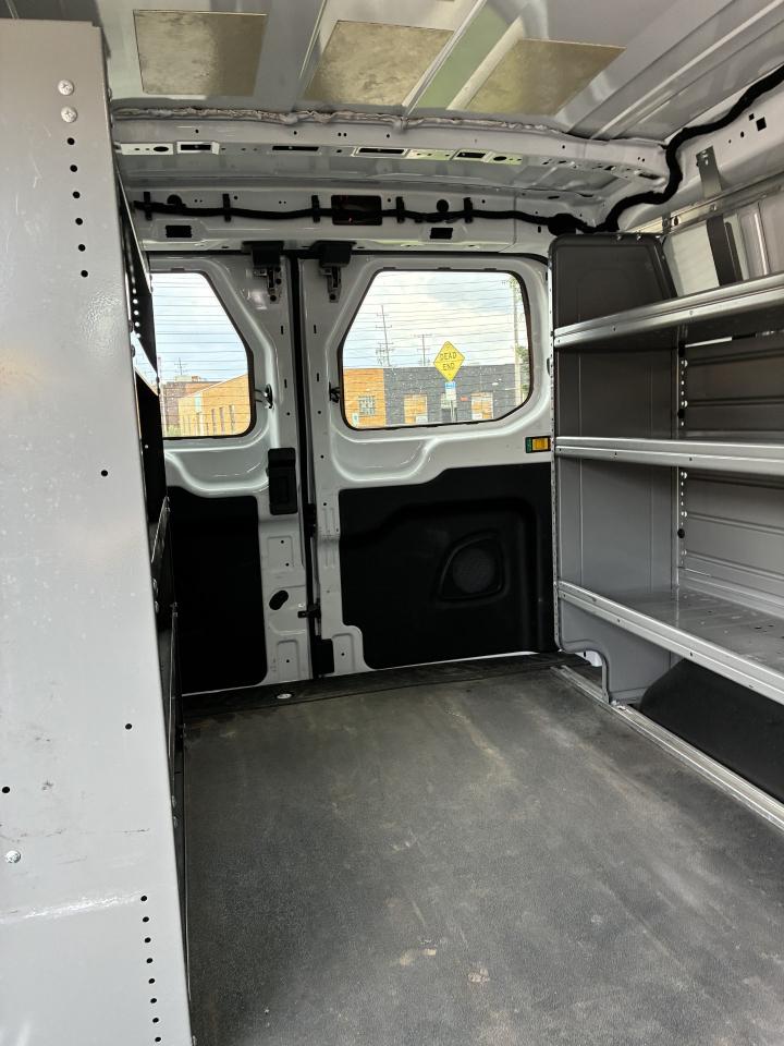 Ford Transit 150 Van Low Roof w/Sliding Pass. 130-in. WB 2022