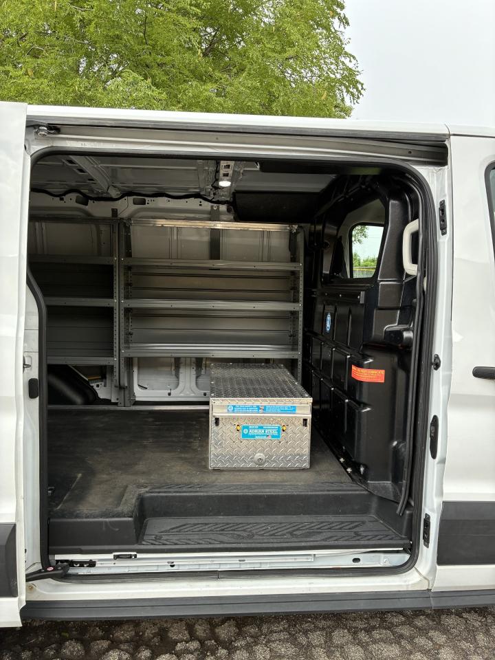 Ford Transit 150 Van Low Roof w/Sliding Pass. 130-in. WB 2022