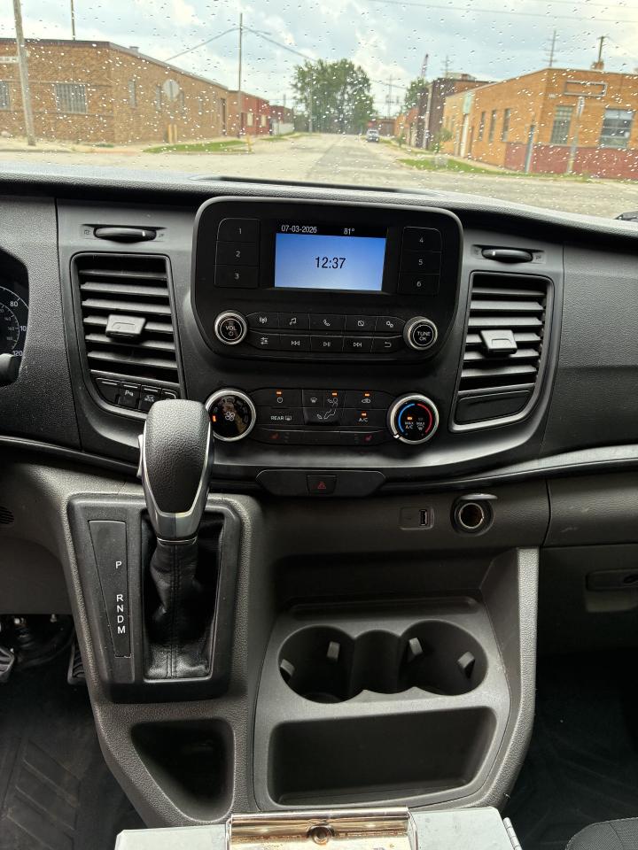 Ford Transit 150 Van Low Roof w/Sliding Pass. 130-in. WB 2022