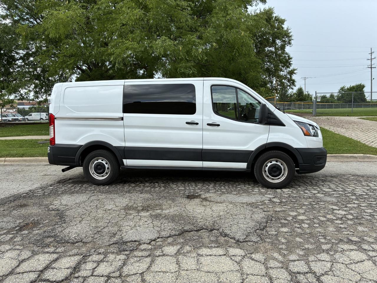 Ford Transit 150 Van Low Roof w/Sliding Pass. 130-in. WB 2022