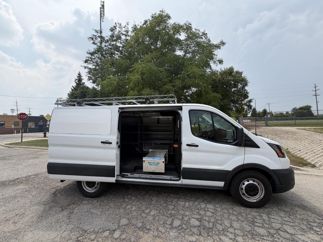 Ford Transit 150 Van Low Roof w/Sliding Pass. 130-in. WB 2022