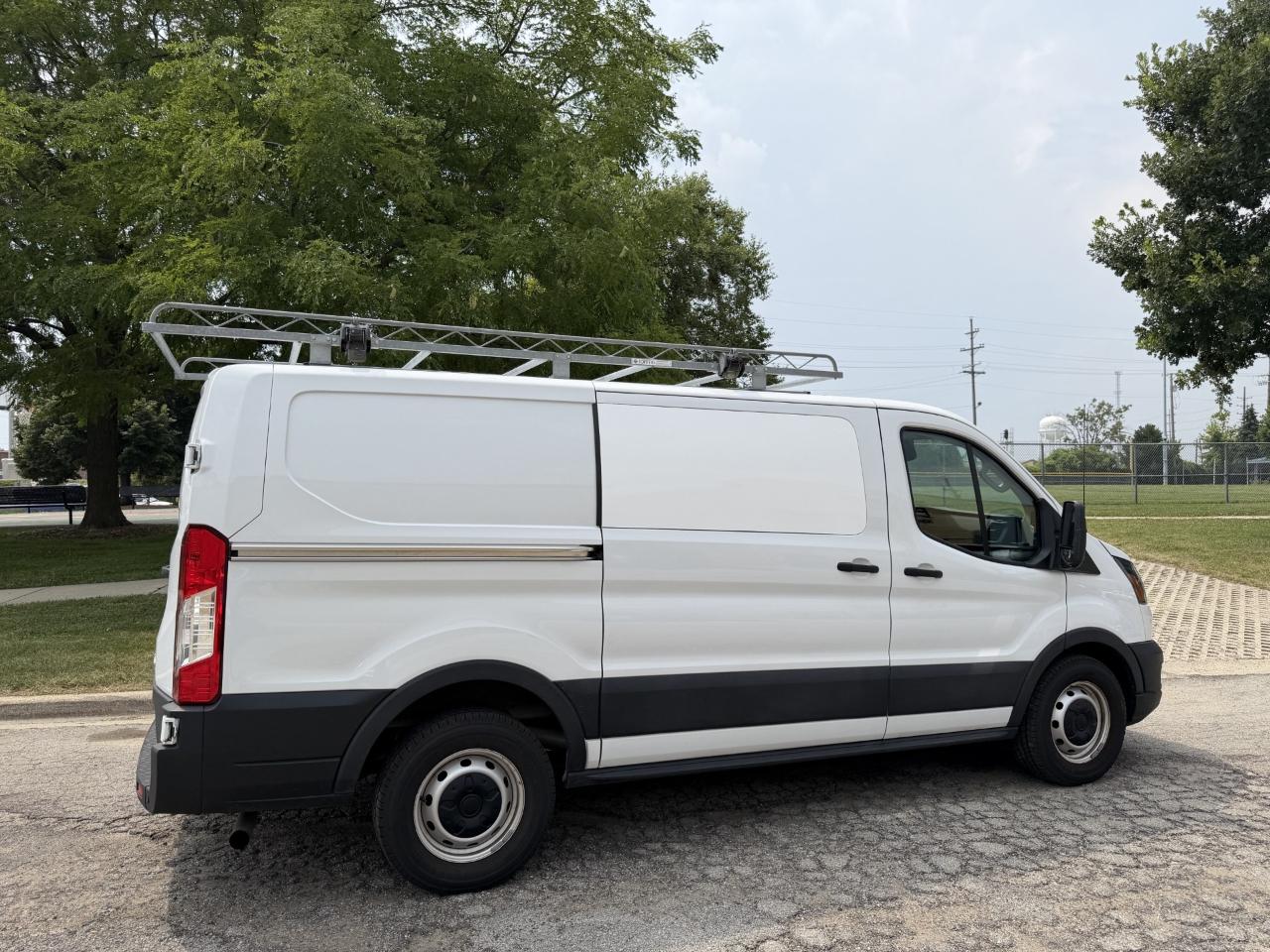 Ford Transit 150 Van Low Roof w/Sliding Pass. 130-in. WB 2022