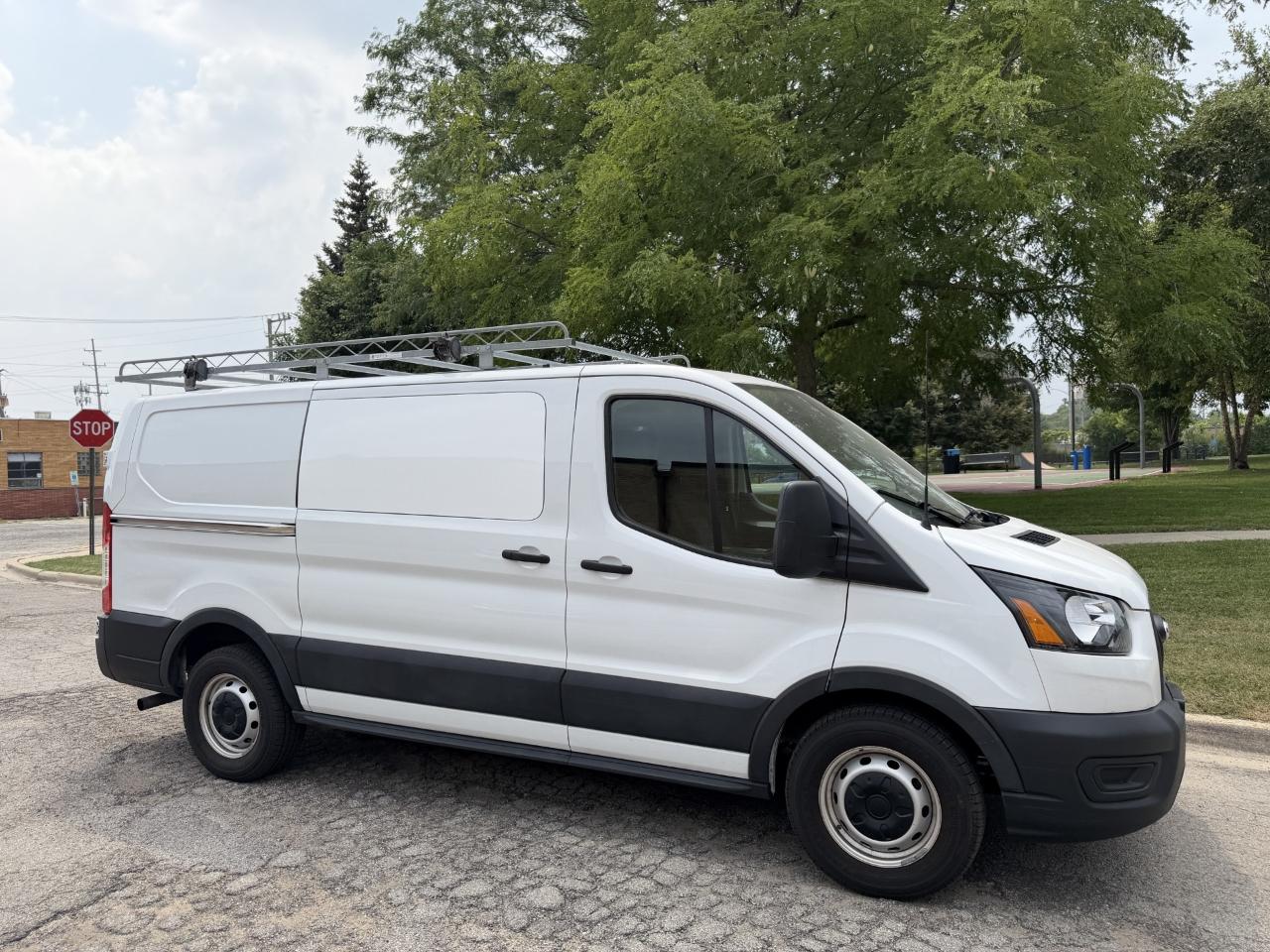 Ford Transit 150 Van Low Roof w/Sliding Pass. 130-in. WB 2022