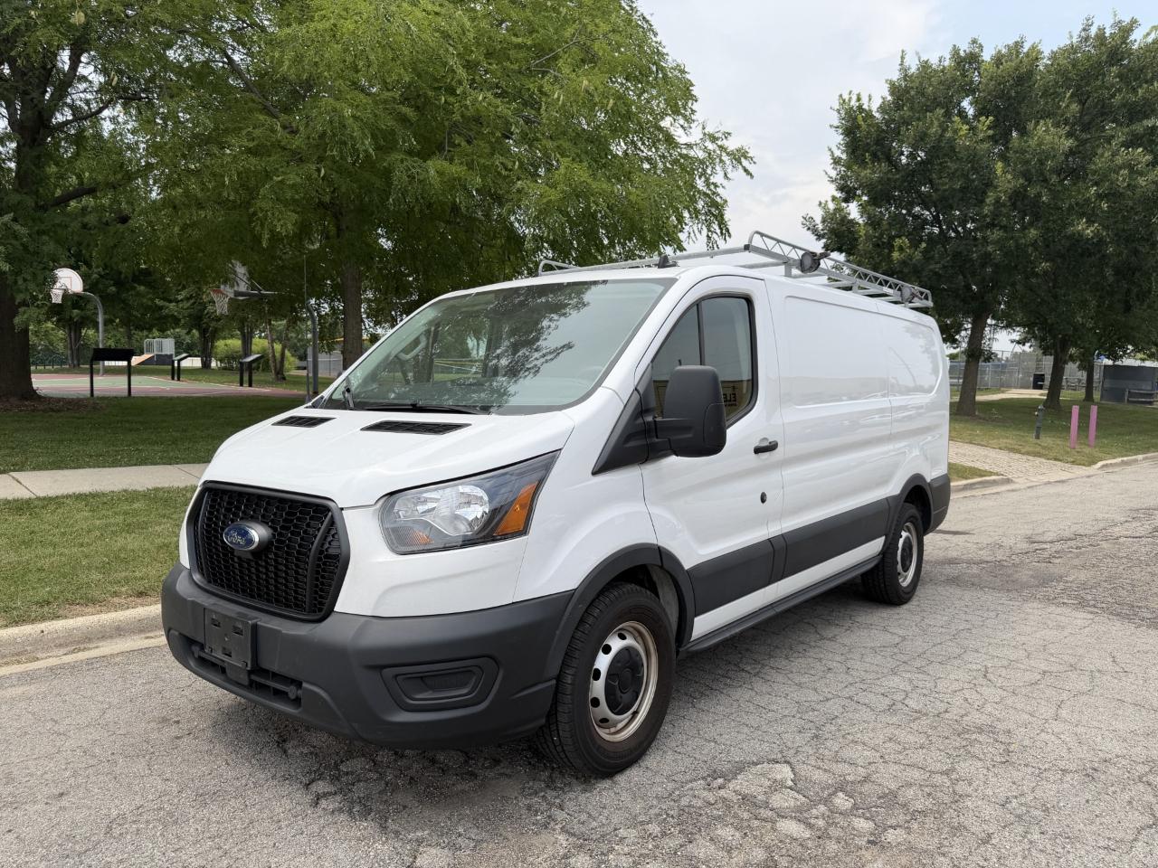 Ford Transit 150 Van Low Roof w/Sliding Pass. 130-in. WB 2022