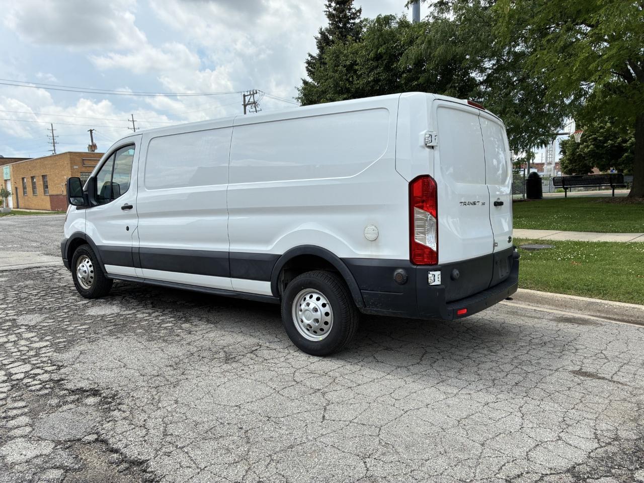 Ford Transit 150 Van Low Roof w/Sliding Pass. 148-in. WB 2020