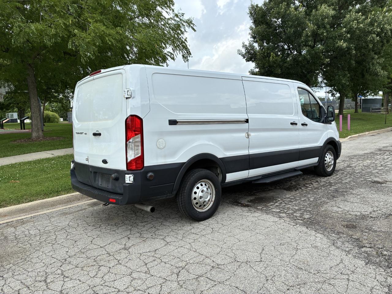 Ford Transit 150 Van Low Roof w/Sliding Pass. 148-in. WB 2020