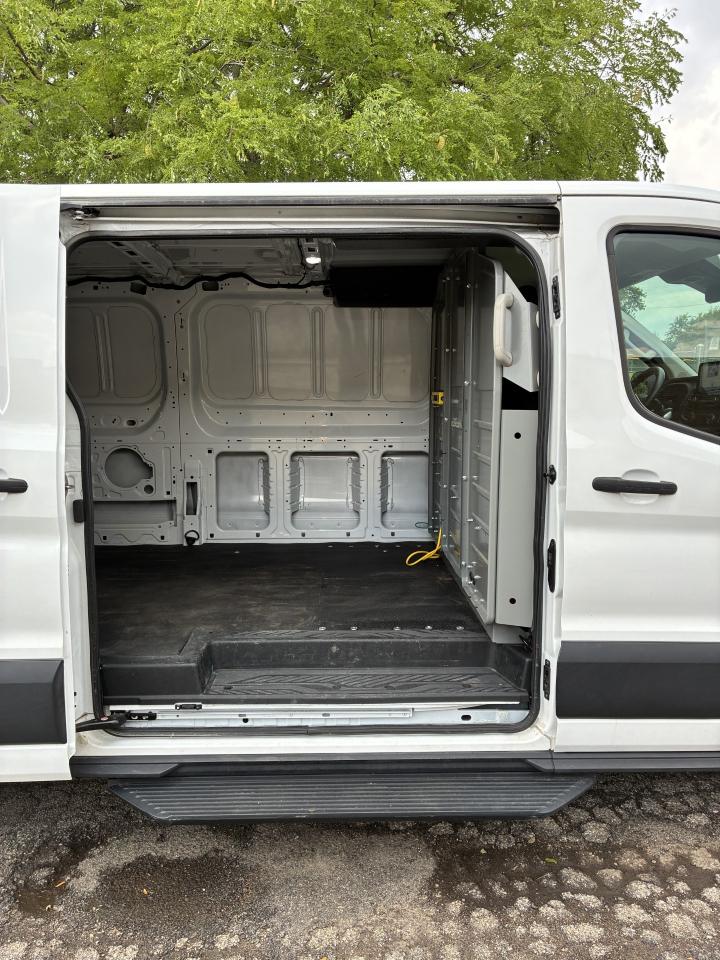 Ford Transit 150 Van Low Roof w/Sliding Pass. 148-in. WB 2020