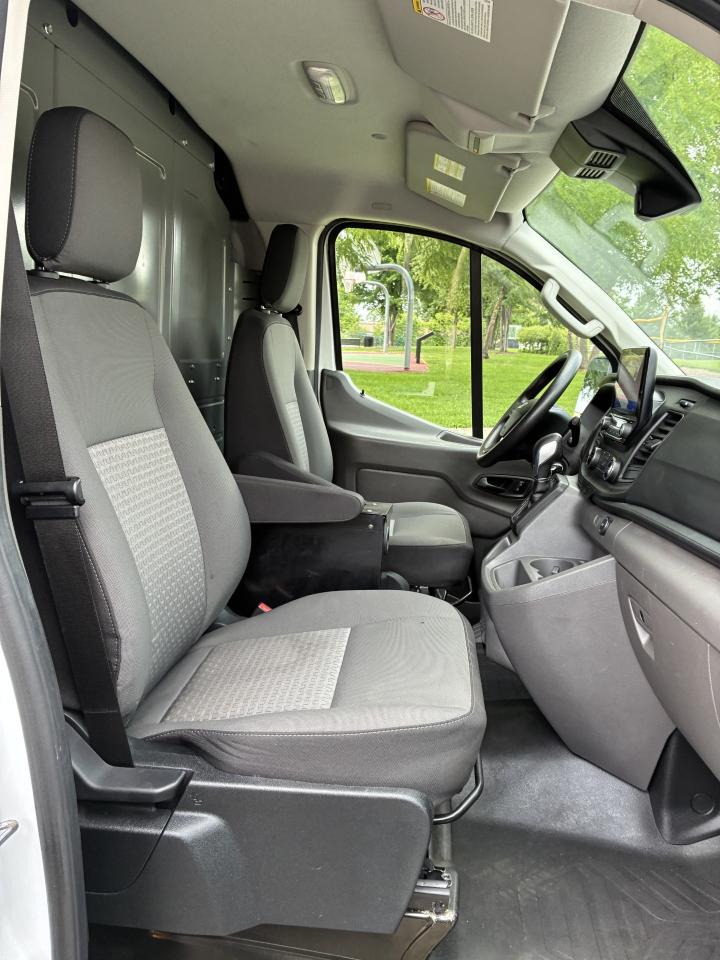 Ford Transit 150 Van Low Roof w/Sliding Pass. 148-in. WB 2020