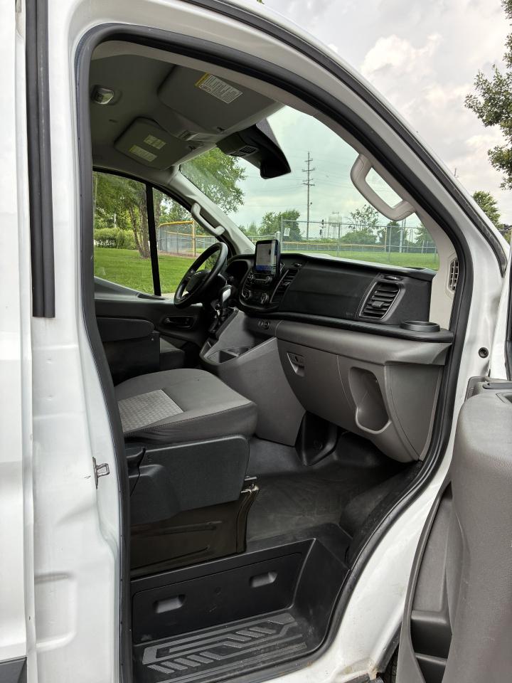 Ford Transit 150 Van Low Roof w/Sliding Pass. 148-in. WB 2020
