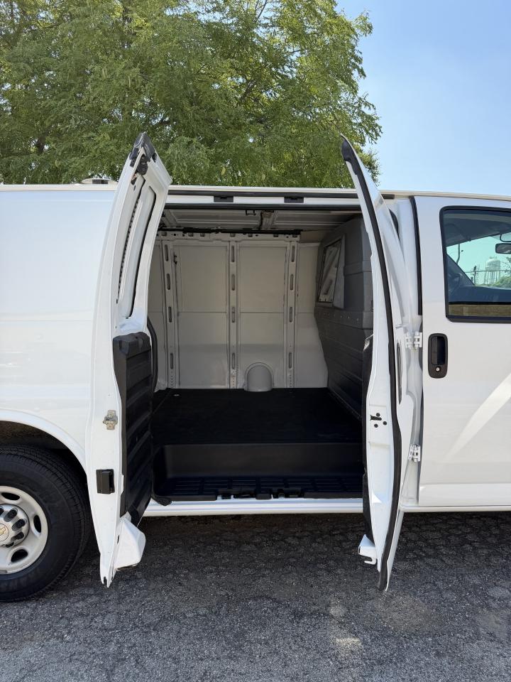 Chevrolet Express 2500 Cargo 2021