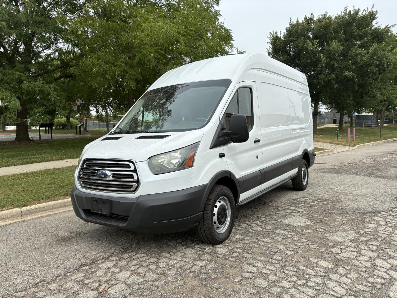 Ford Transit 250 Van High Roof w/Sliding Pass. 148-in. WB 2015