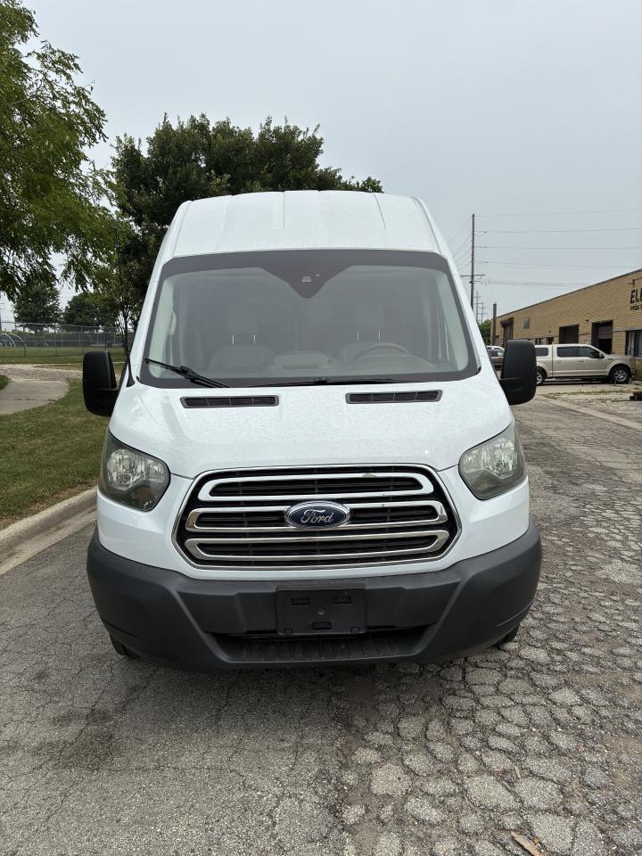 Ford Transit 250 Van High Roof w/Sliding Pass. 148-in. WB 2015