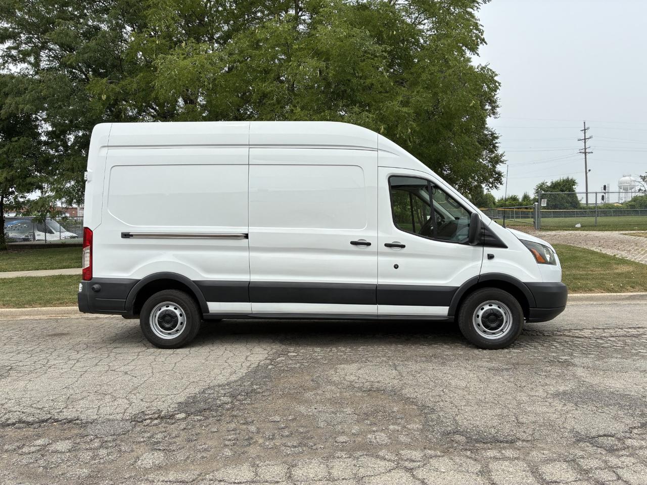 Ford Transit 250 Van High Roof w/Sliding Pass. 148-in. WB 2015