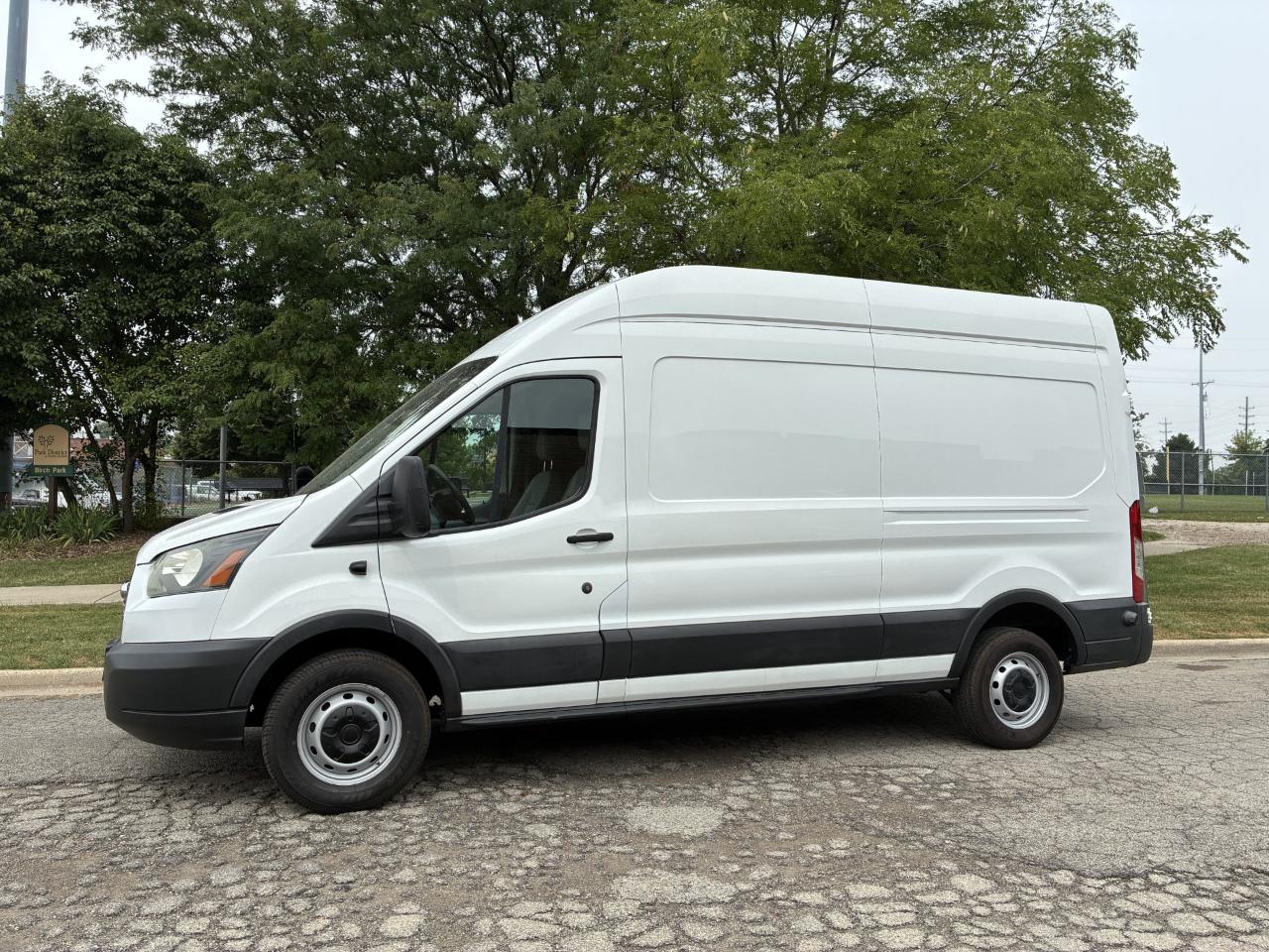 Ford Transit 250 Van High Roof w/Sliding Pass. 148-in. WB 2015