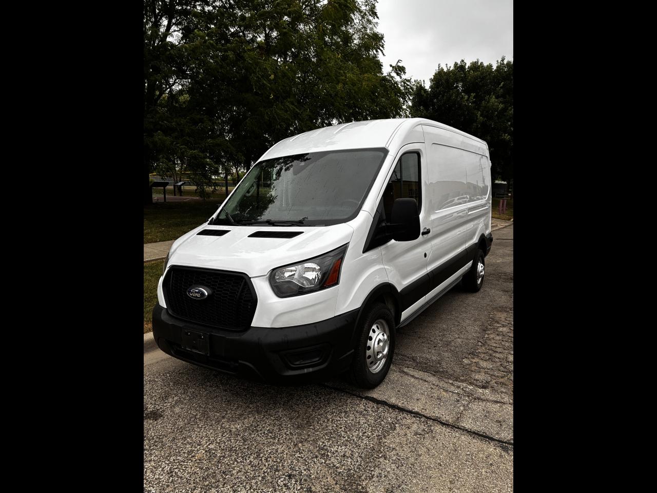 Ford Transit 250 Van Med. Roof w/Sliding Pass. 148-in. WB 2024