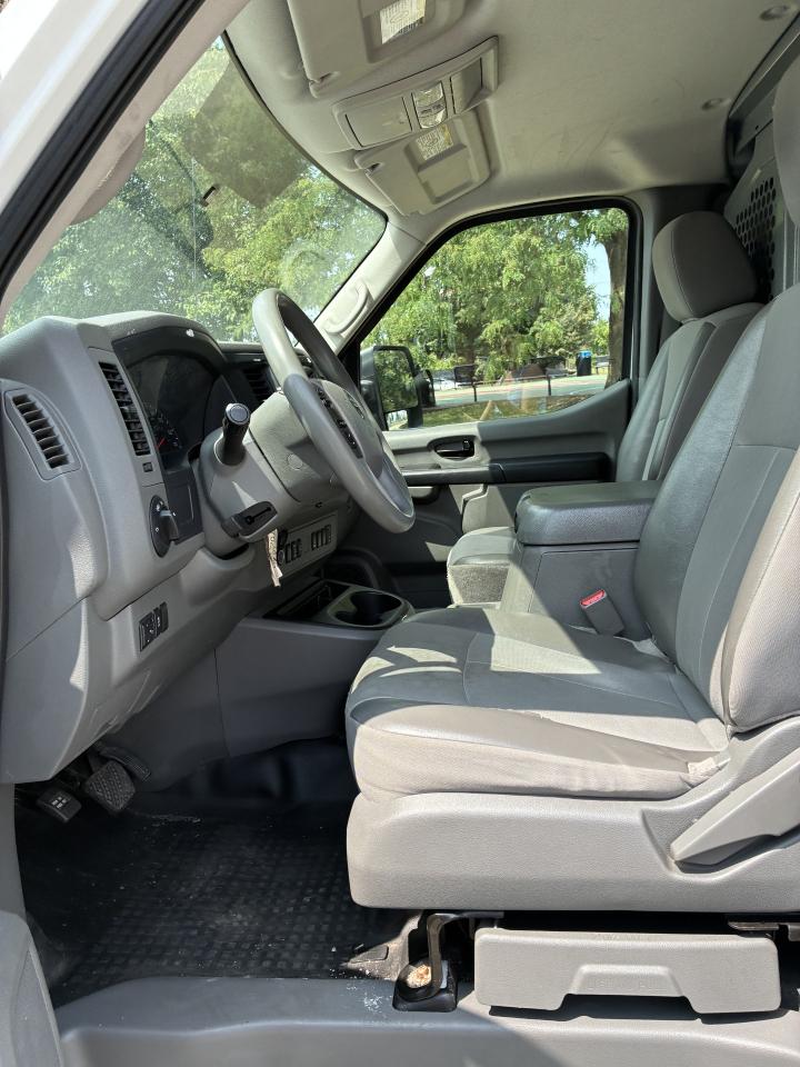 Nissan NV Cargo 2500 HD SV V8 2020