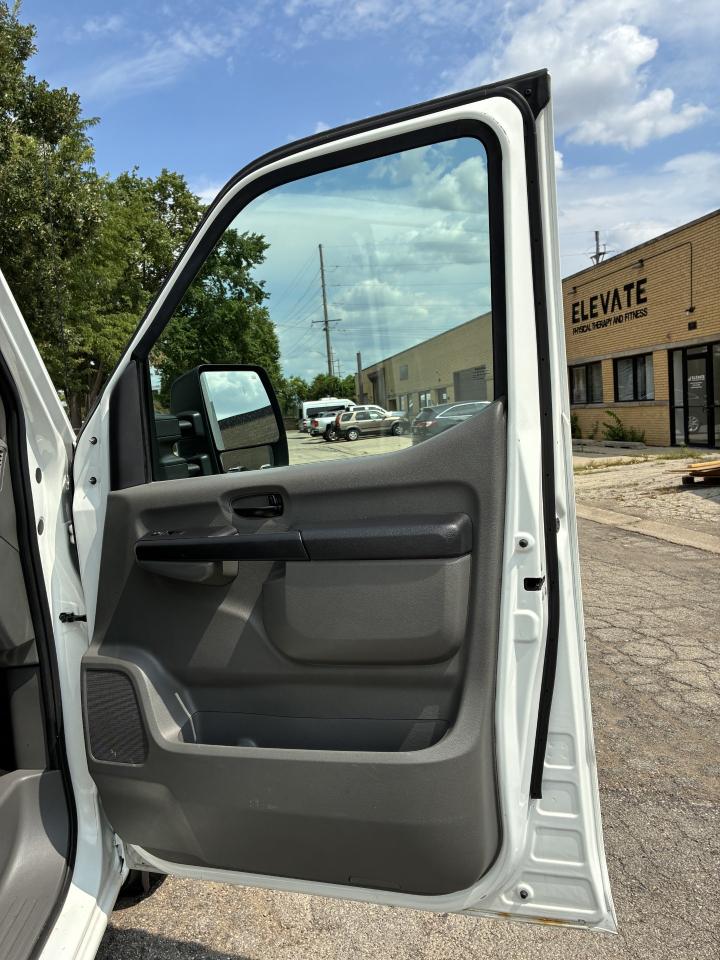 Nissan NV Cargo 2500 HD SV V8 2020