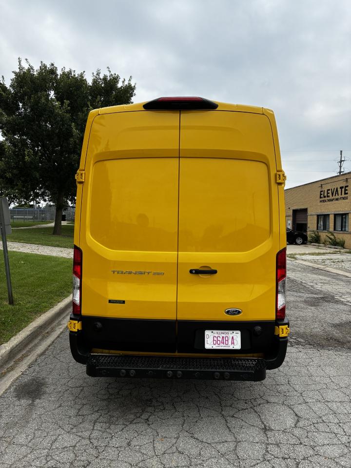 Ford Transit  2021