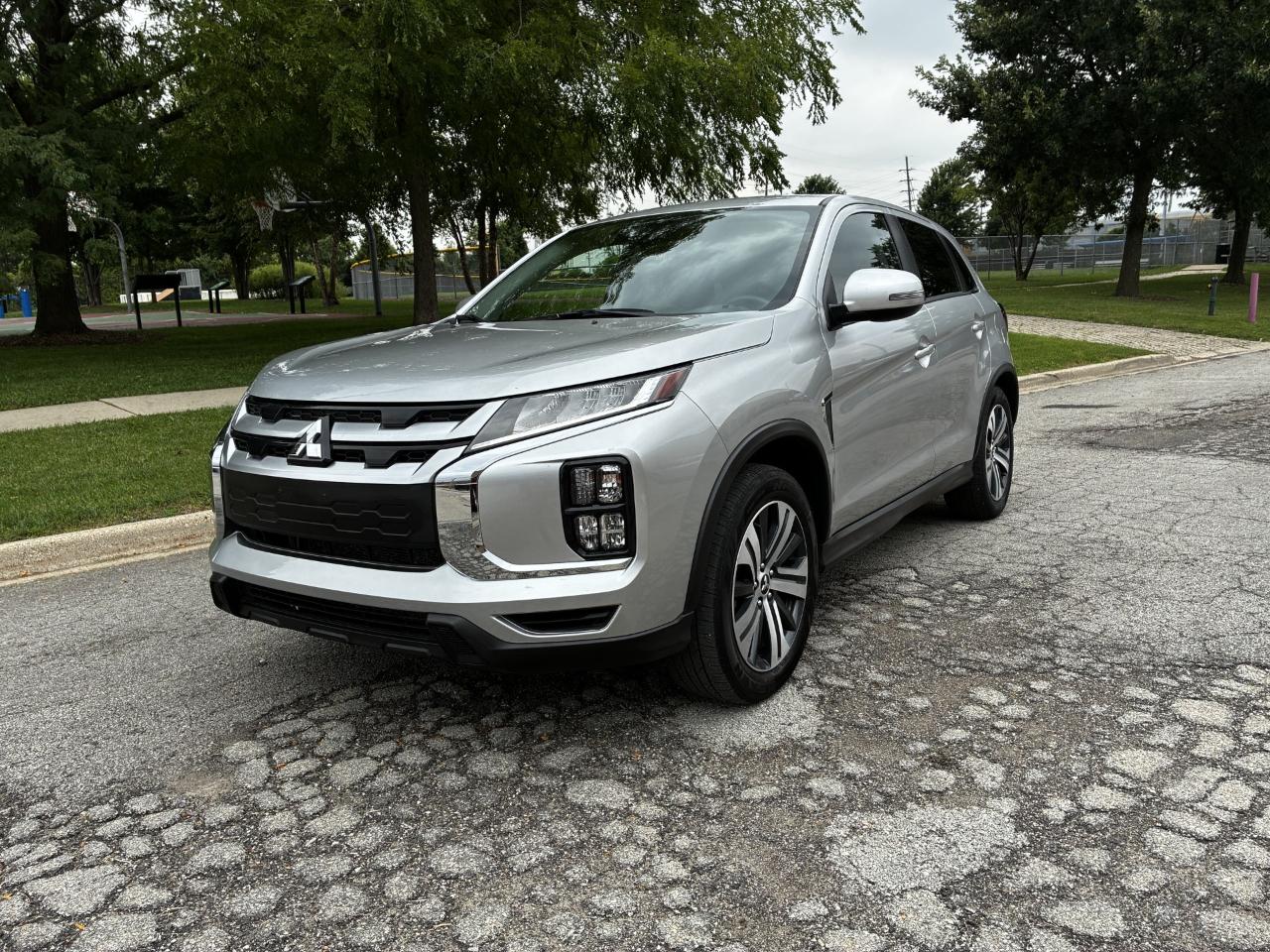 Mitsubishi Outlander Sport  2025