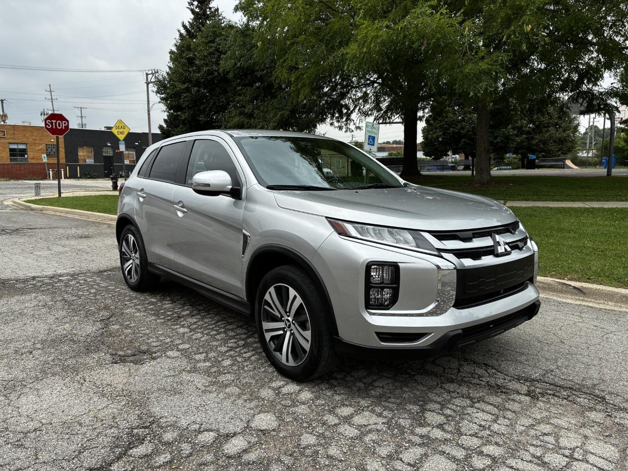 Mitsubishi Outlander Sport  2025