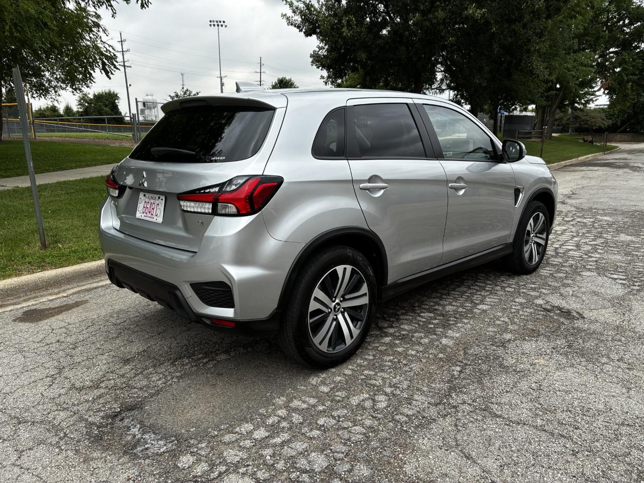 Mitsubishi Outlander Sport  2025