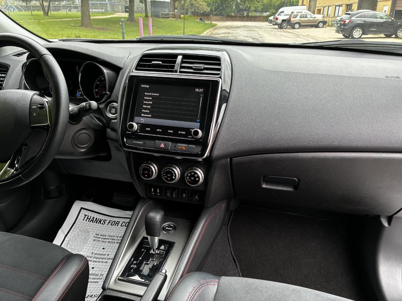 Mitsubishi Outlander Sport  2025