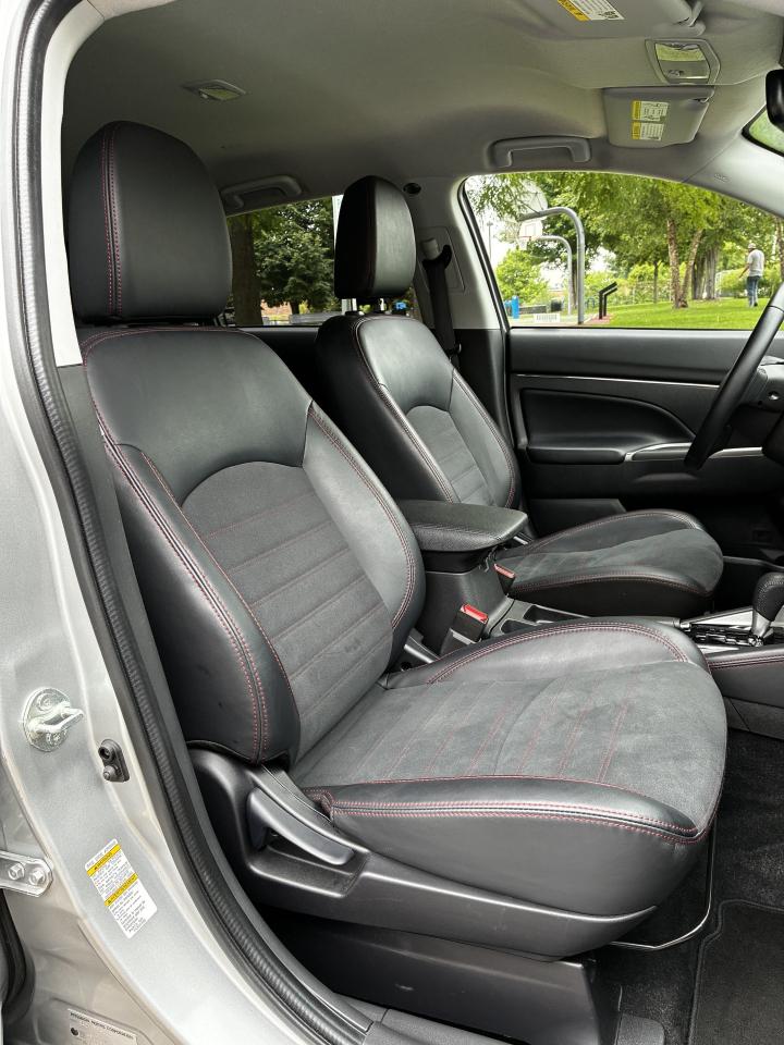 Mitsubishi Outlander Sport  2025