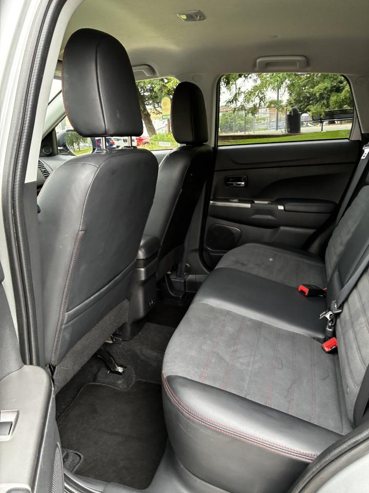 Mitsubishi Outlander Sport  2025