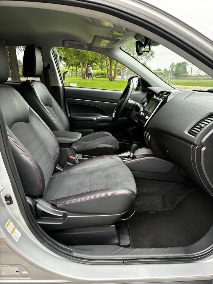 Mitsubishi Outlander Sport  2025
