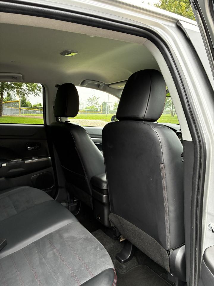 Mitsubishi Outlander Sport  2025