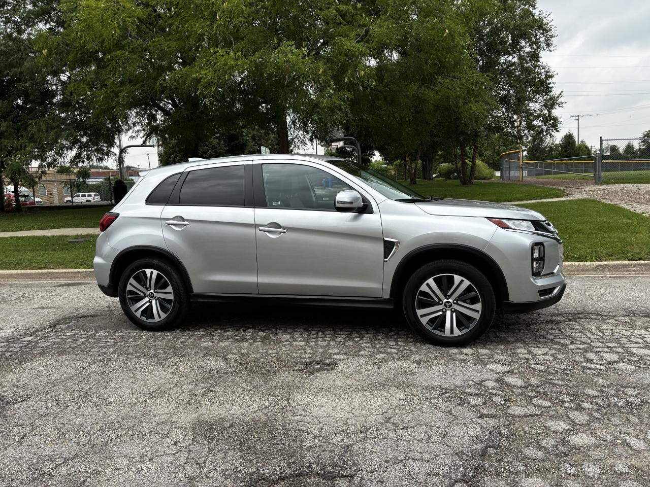 Mitsubishi Outlander Sport  2025