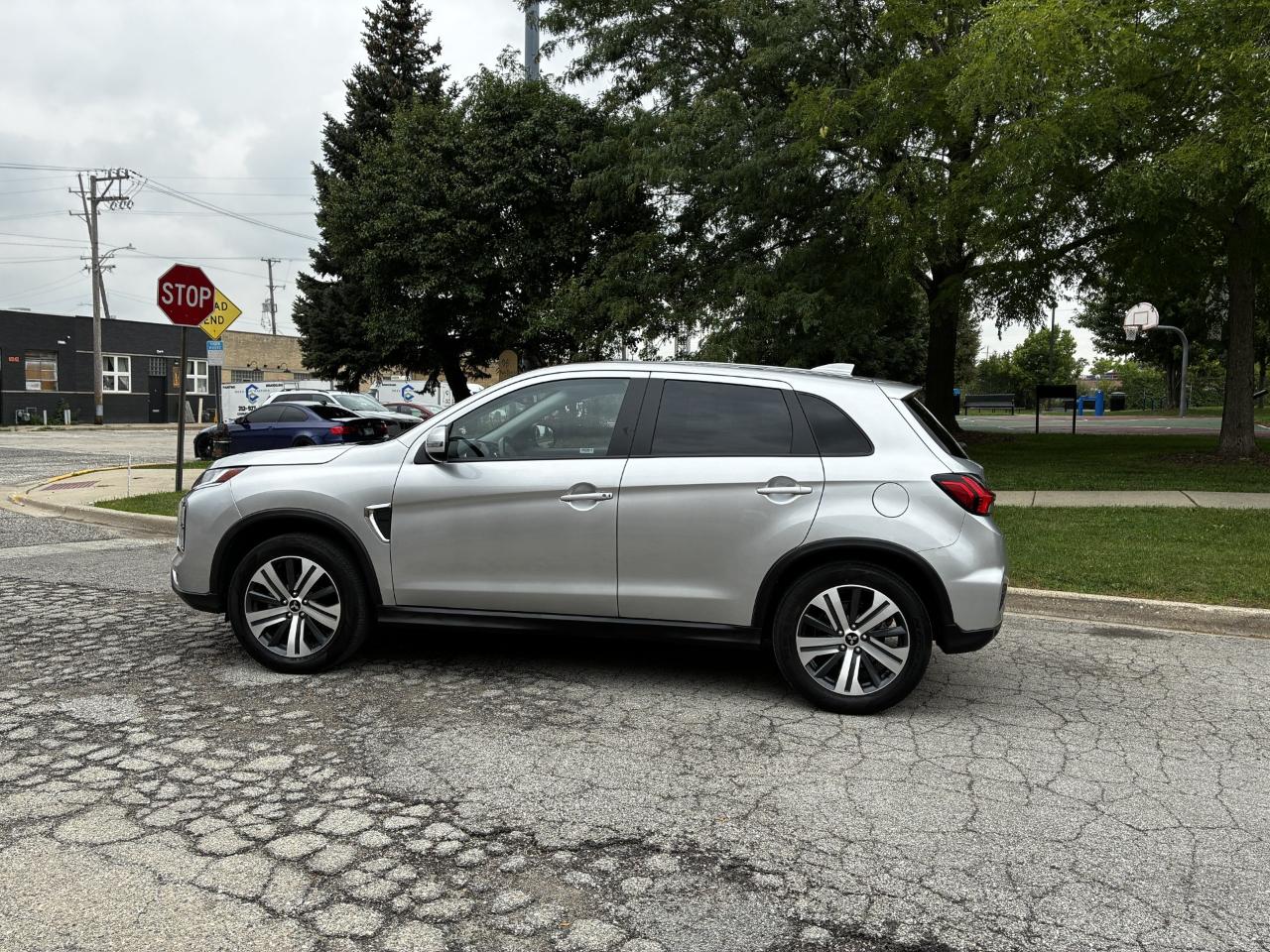 Mitsubishi Outlander Sport  2025