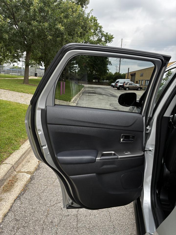 Mitsubishi Outlander Sport  2025