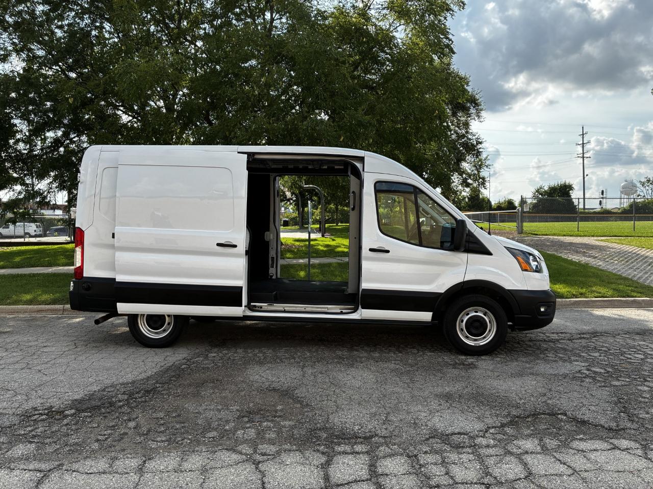 Ford Transit 250 Van Med. Roof w/Dual Sliding 148-in. WB 2020