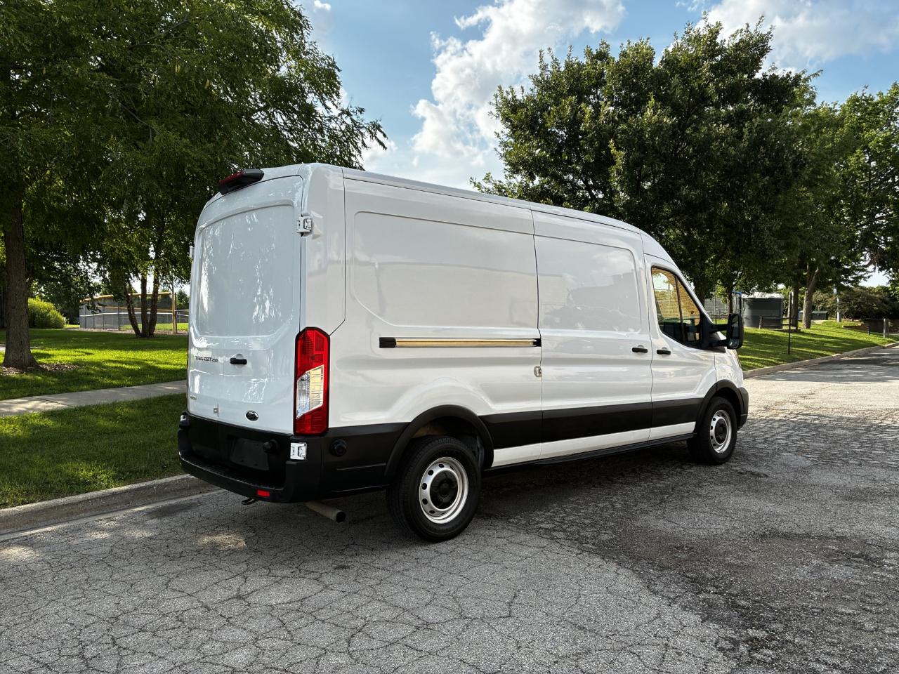Ford Transit 250 Van Med. Roof w/Dual Sliding 148-in. WB 2020