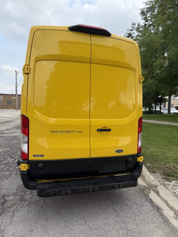 Ford Transit  2021