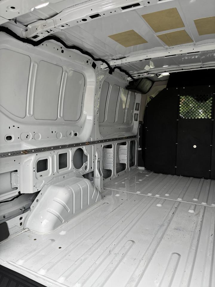 Ford Transit 150 Van Low Roof w/Sliding Pass. 130-in. WB 2020