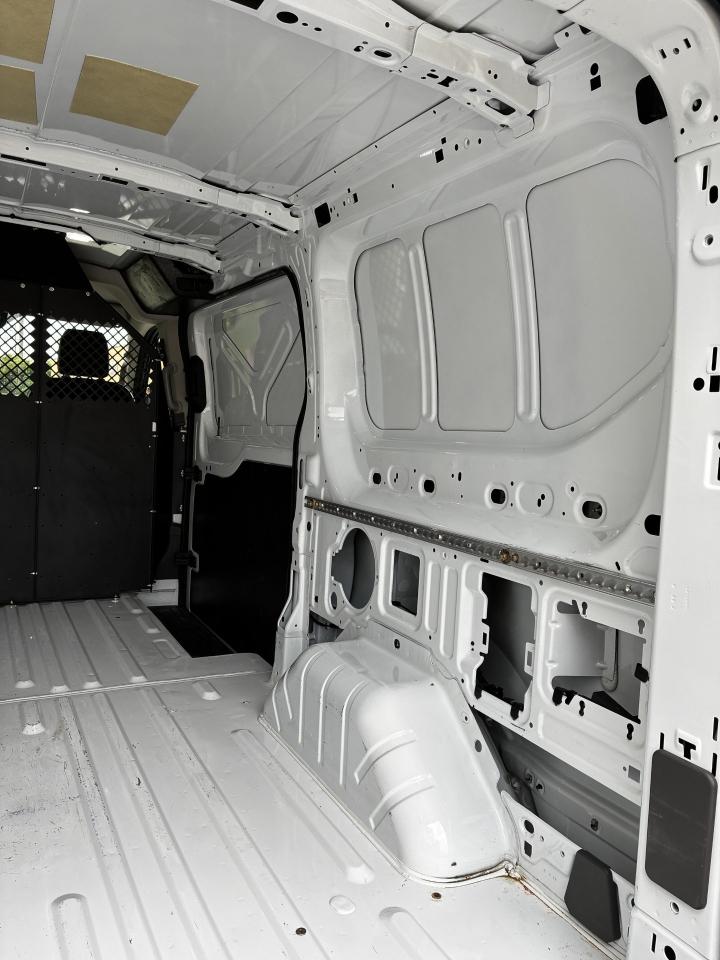 Ford Transit 150 Van Low Roof w/Sliding Pass. 130-in. WB 2020
