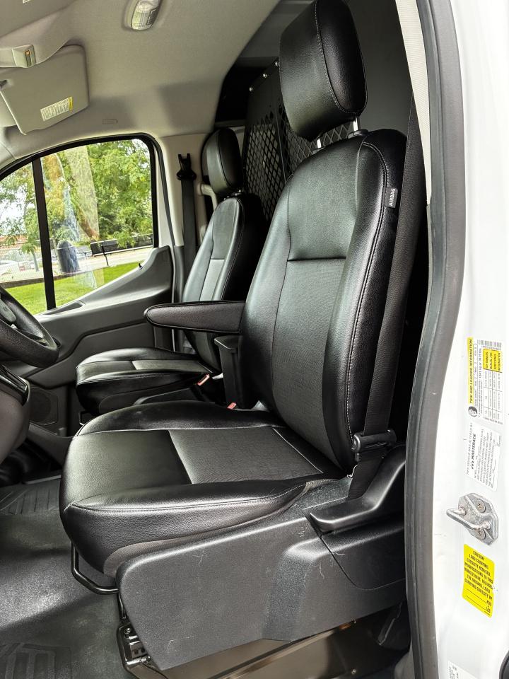 Ford Transit 150 Van Low Roof w/Sliding Pass. 130-in. WB 2020